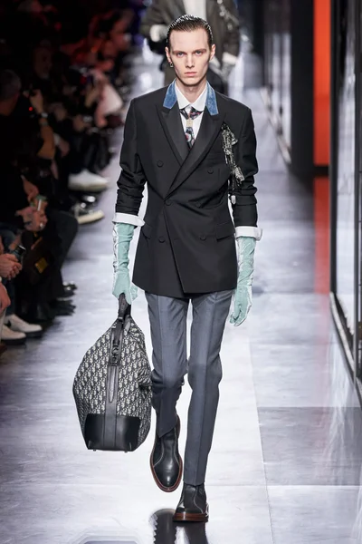 Look 25